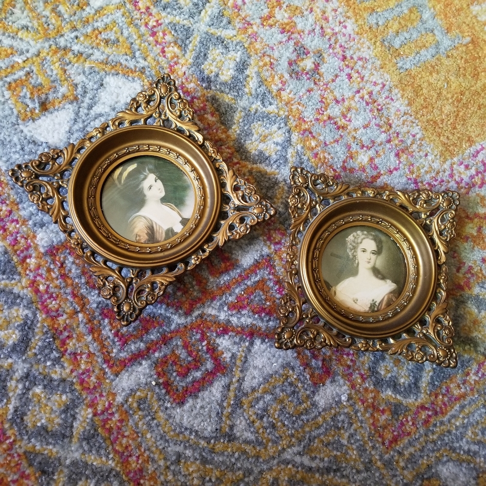 Pair of vintage cameos